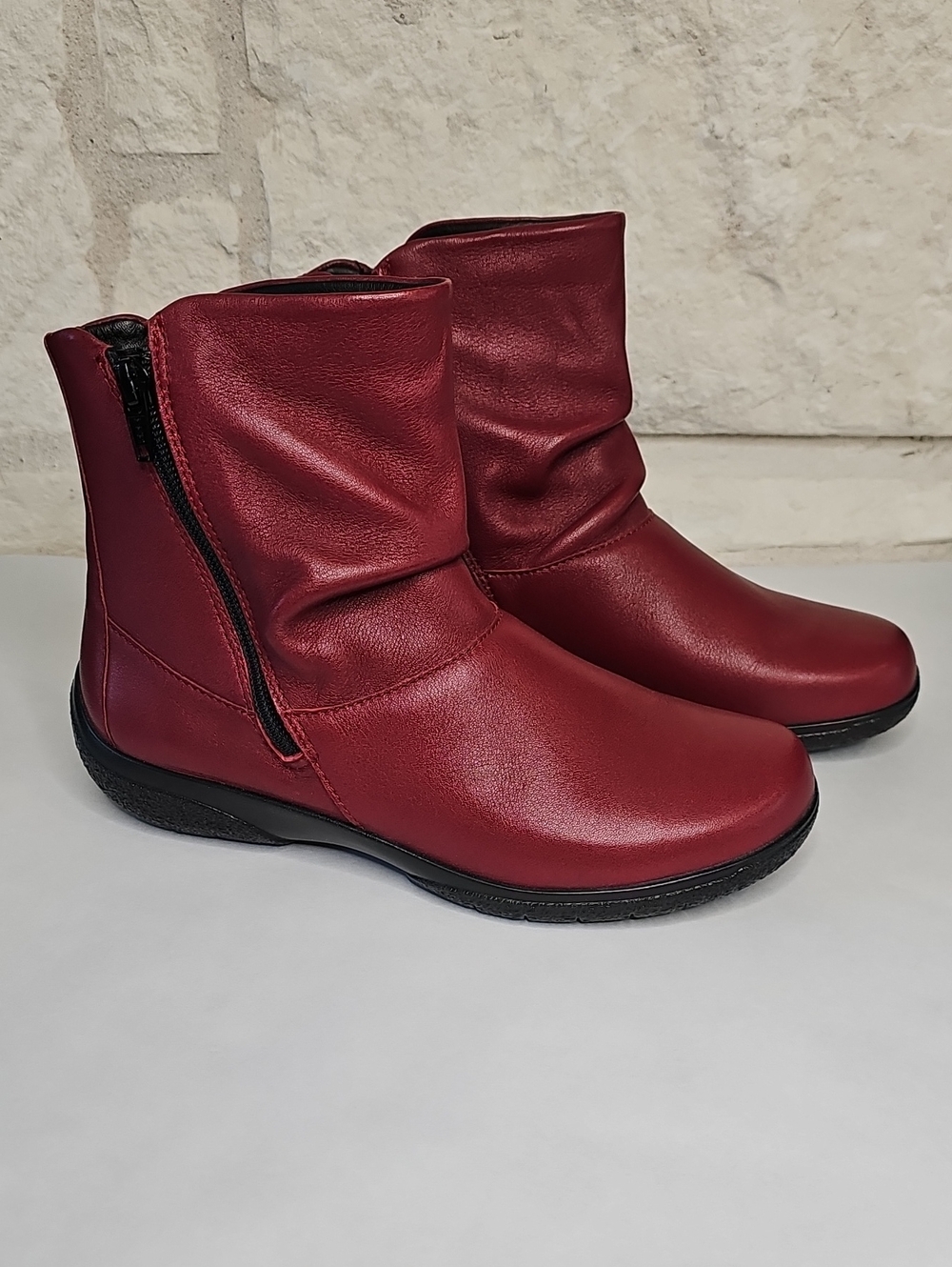 NWOT Hotter Whisper Leather Ankle Boot, Dark Cherry Sz 6.5